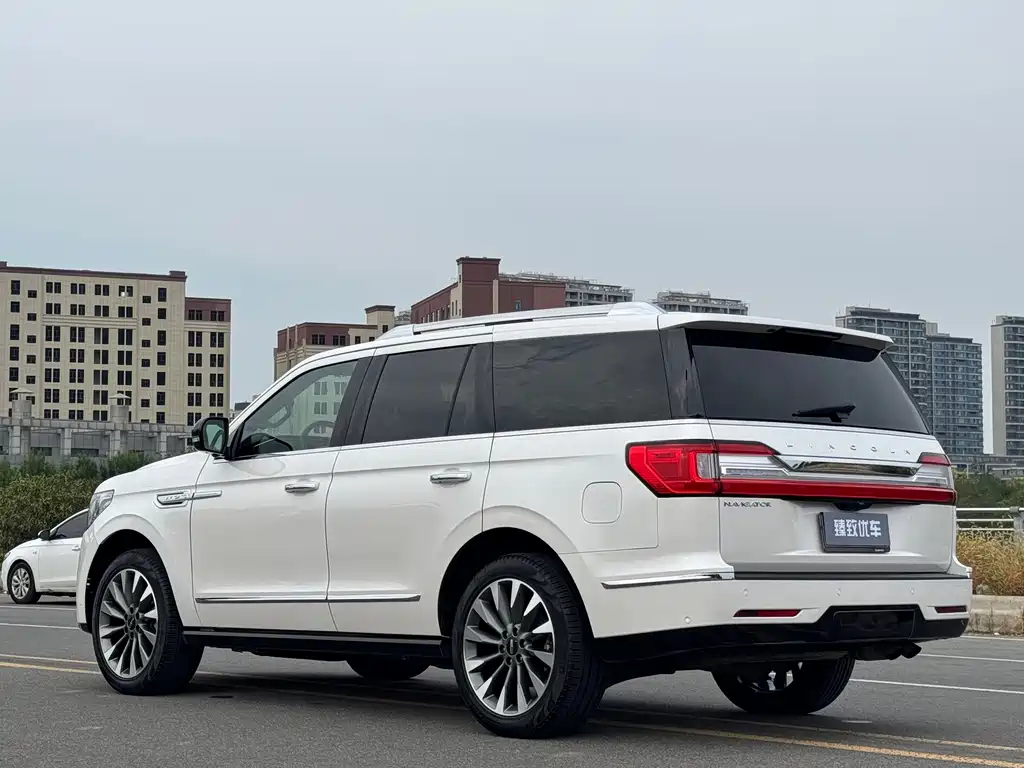 Lincoln Navigator — миниатюра 8