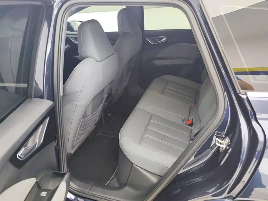 Audi Q4 e-tron — миниатюра 11