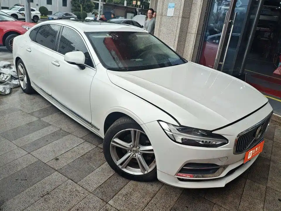 Volvo S90 2019 T5