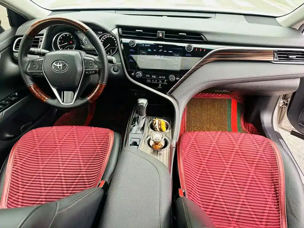 Toyota Camry — миниатюра 9