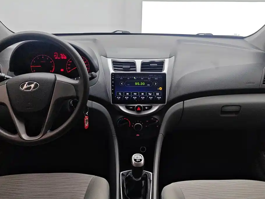 Hyundai Verna — миниатюра 13