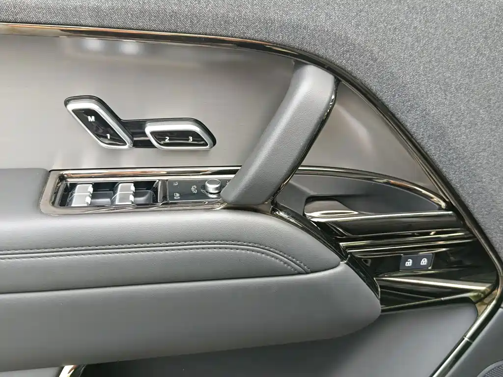 Land Rover Sport — миниатюра 6