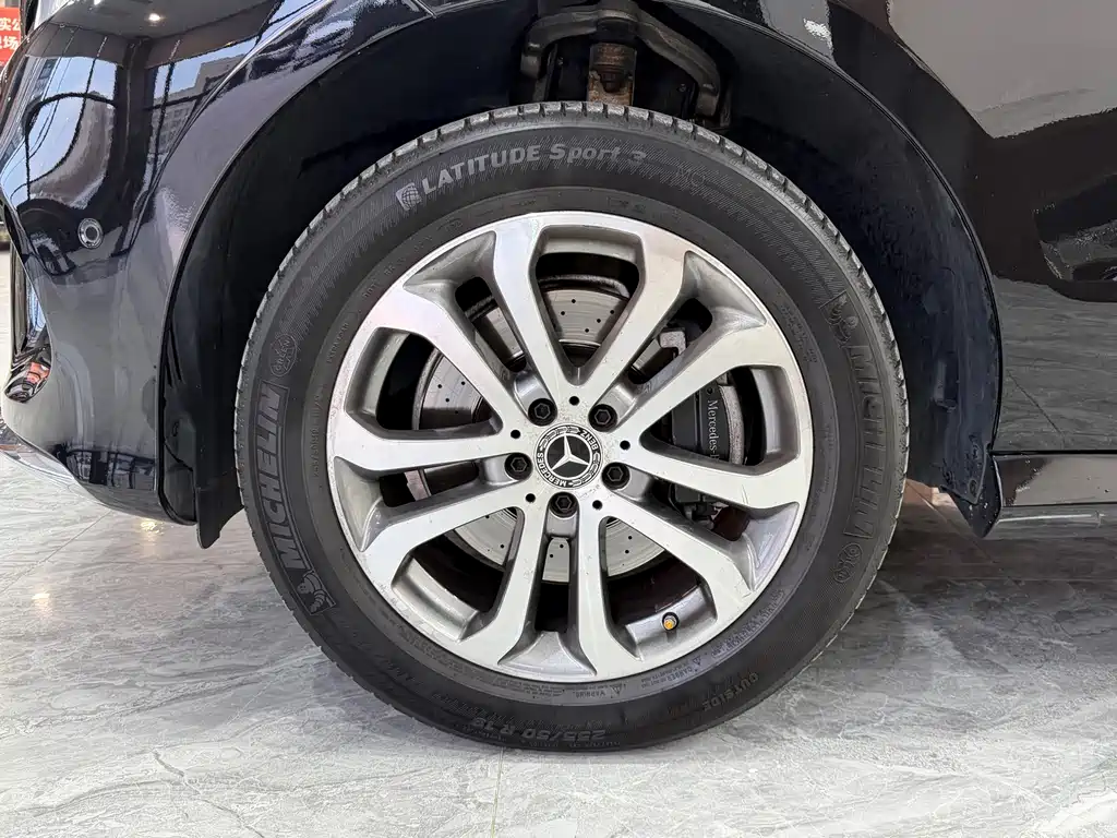 Mercedes-Benz GLE (Import) — миниатюра 8