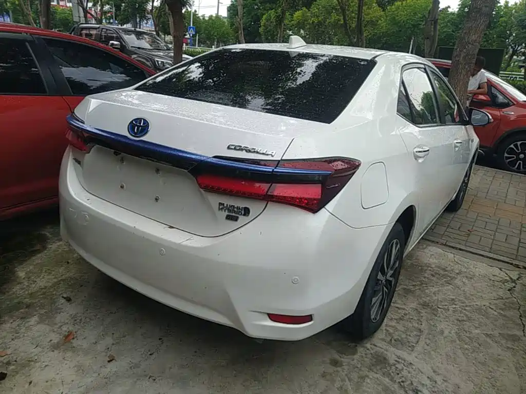 Toyota Corolla Hybrid — миниатюра 7