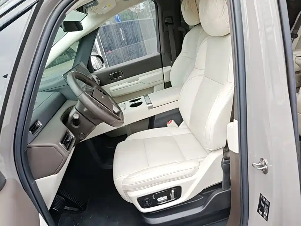 Li Auto Li MEGA — миниатюра 15