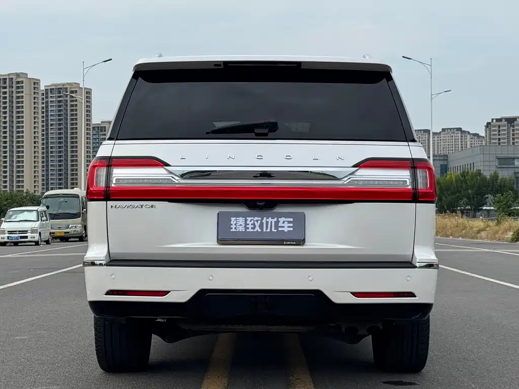 Lincoln Navigator — миниатюра 9