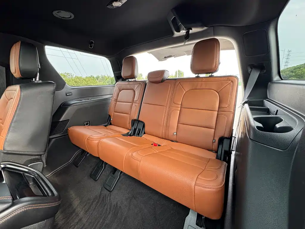 Lincoln Navigator — миниатюра 36