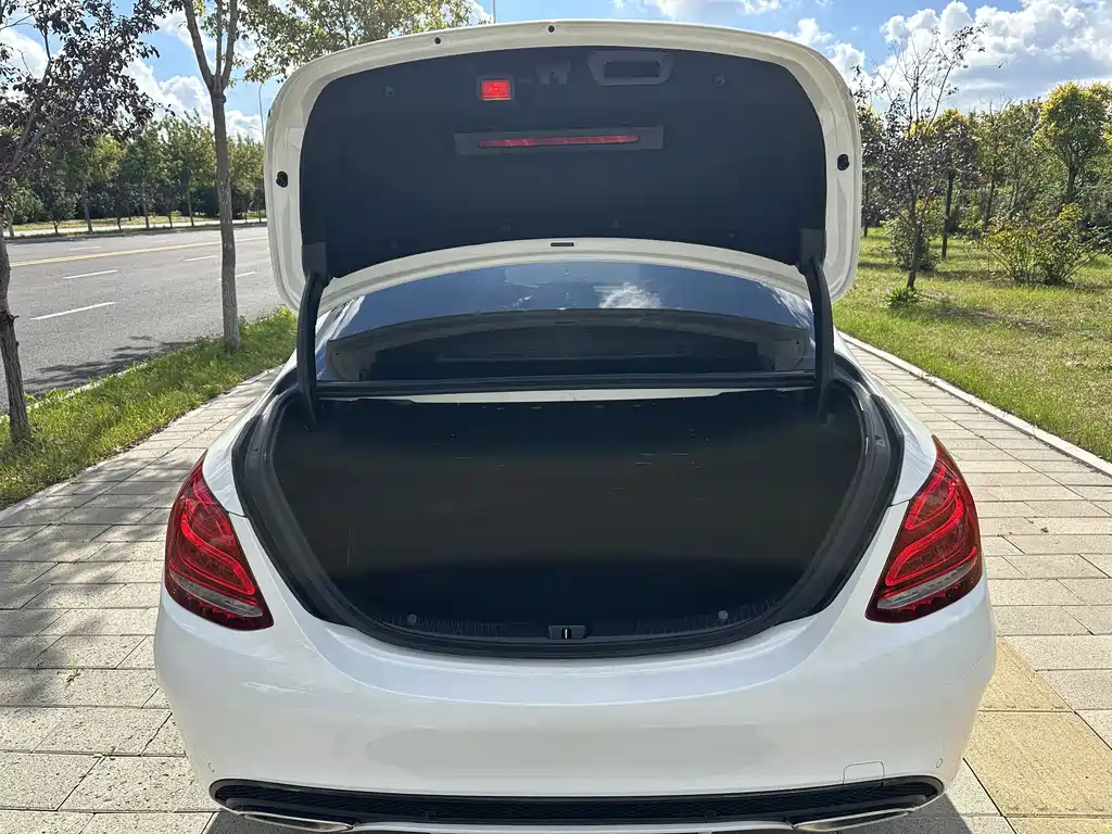 Mercedes-Benz C-Class — миниатюра 21