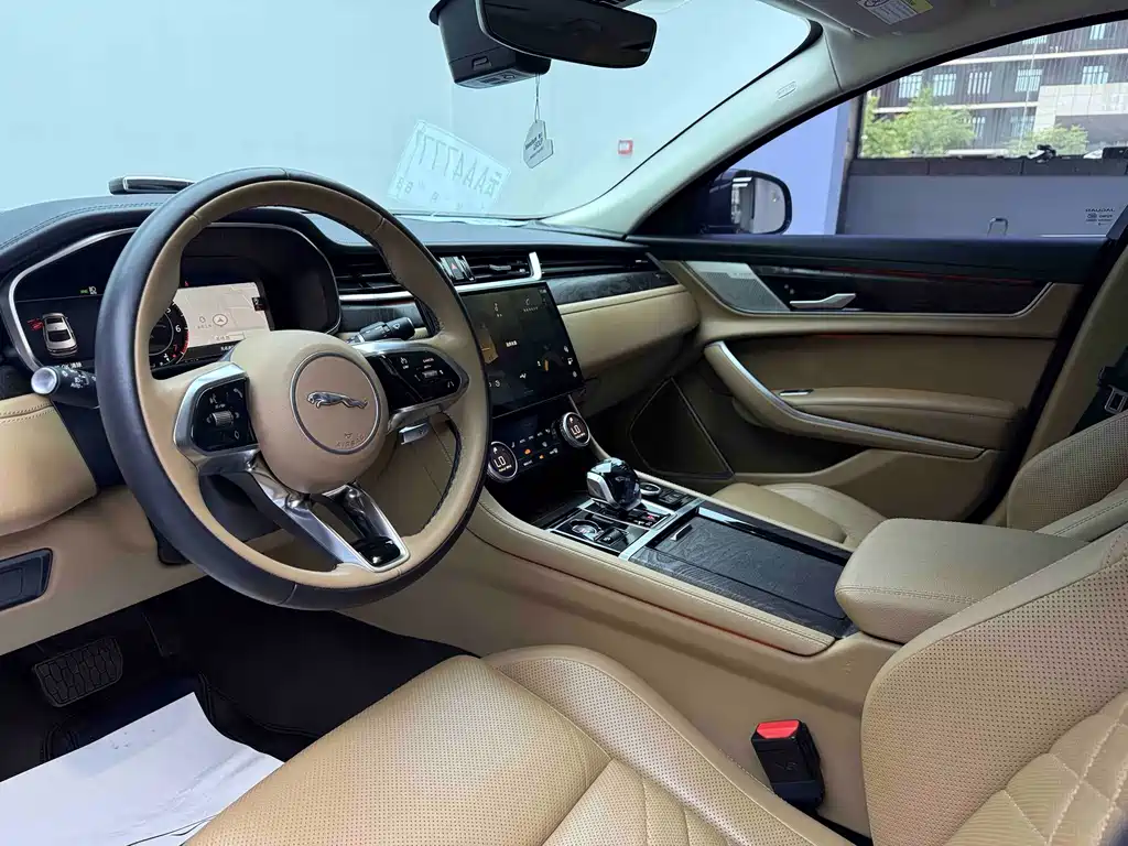 Jaguar XFL 2023 XFL 2.0T P250 Premium Luxury