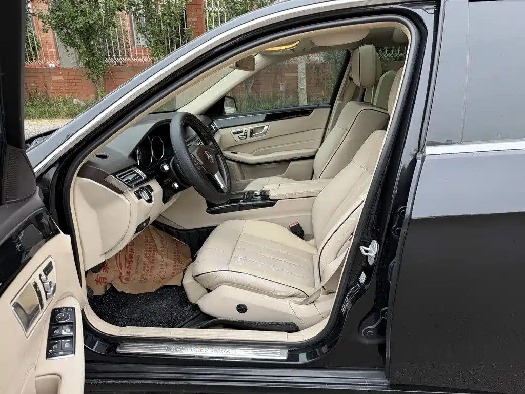Mercedes-Benz E-Class — миниатюра 12