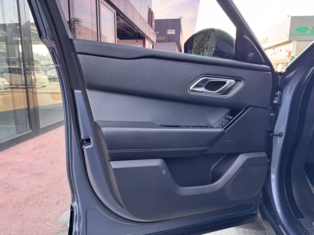 Land Rover Velar — миниатюра 6