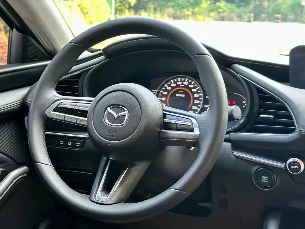 Mazda 3 Axela — миниатюра 9