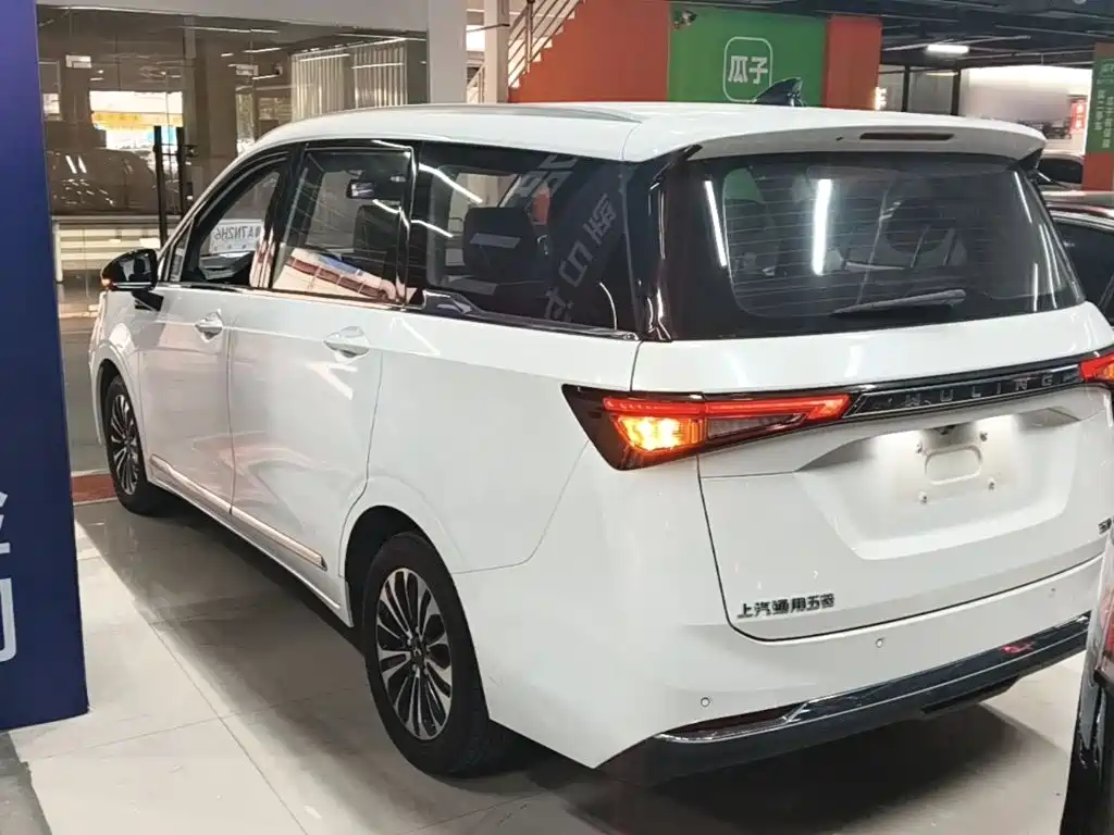 Wuling Jiachen — миниатюра 5