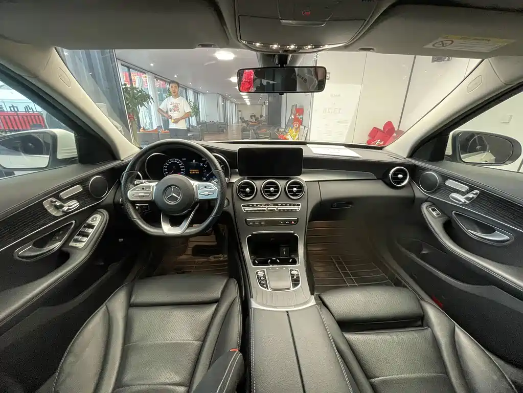 Mercedes-Benz C-Class — миниатюра 12