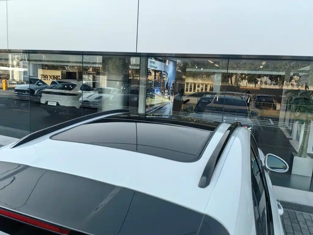 Porsche Macan — миниатюра 12