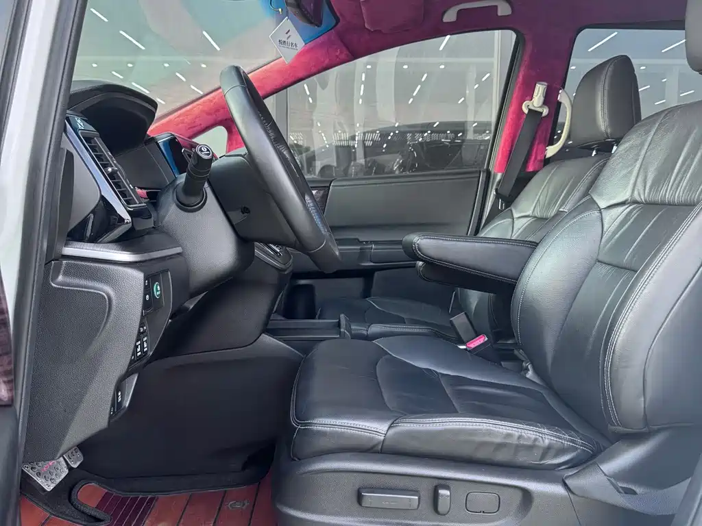 Honda Elysion — миниатюра 8