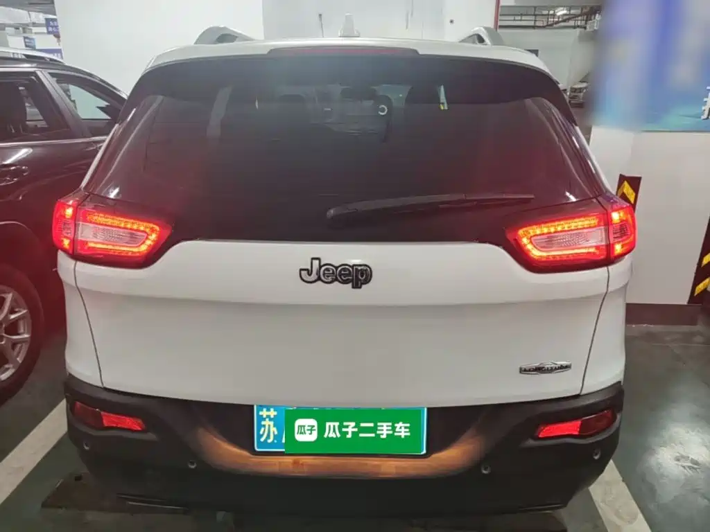 Jeep Cherokee — миниатюра 6