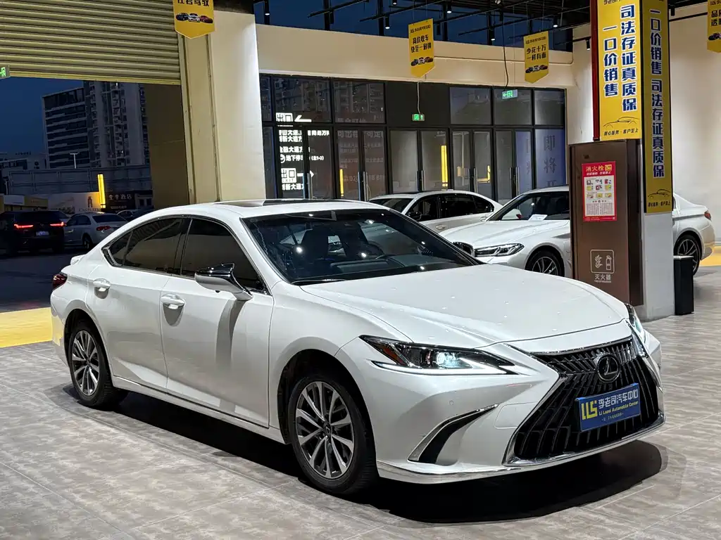 Lexus ES — миниатюра 2