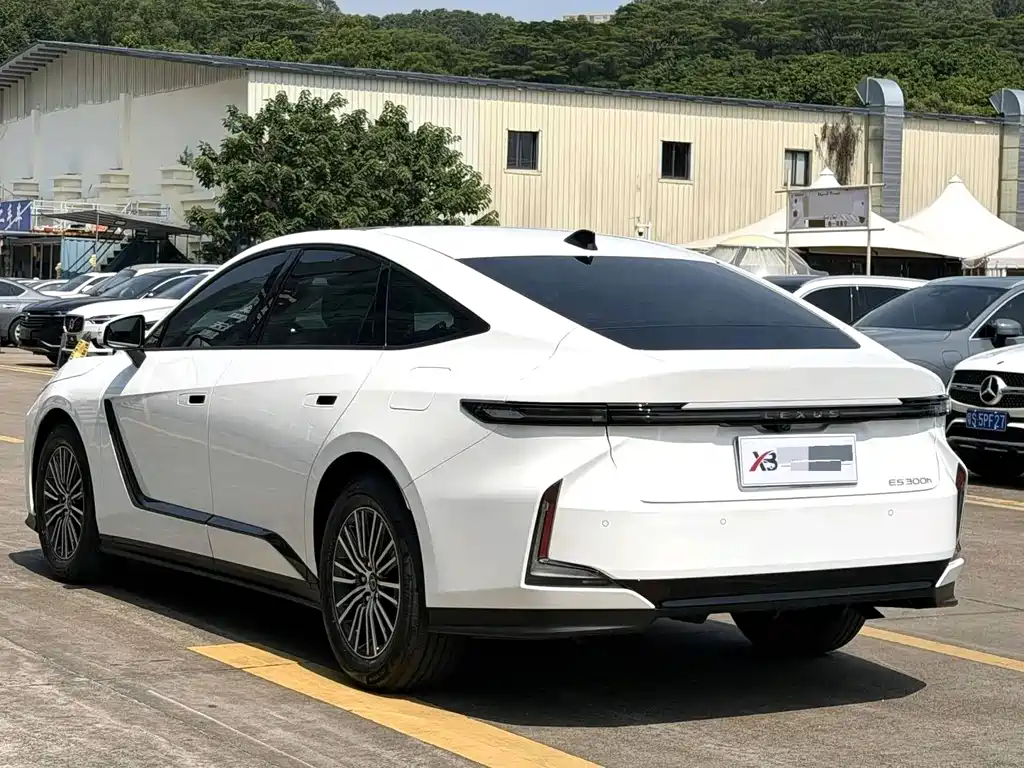 Lexus ES — миниатюра 8