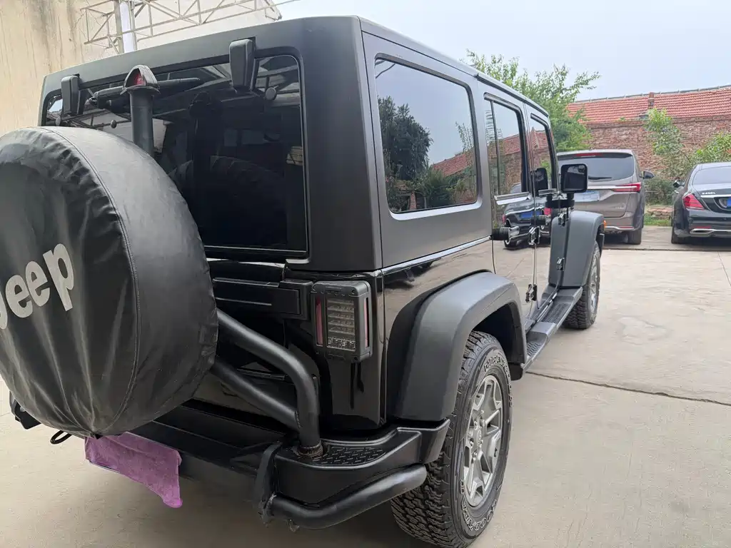 Jeep Wrangler — миниатюра 8