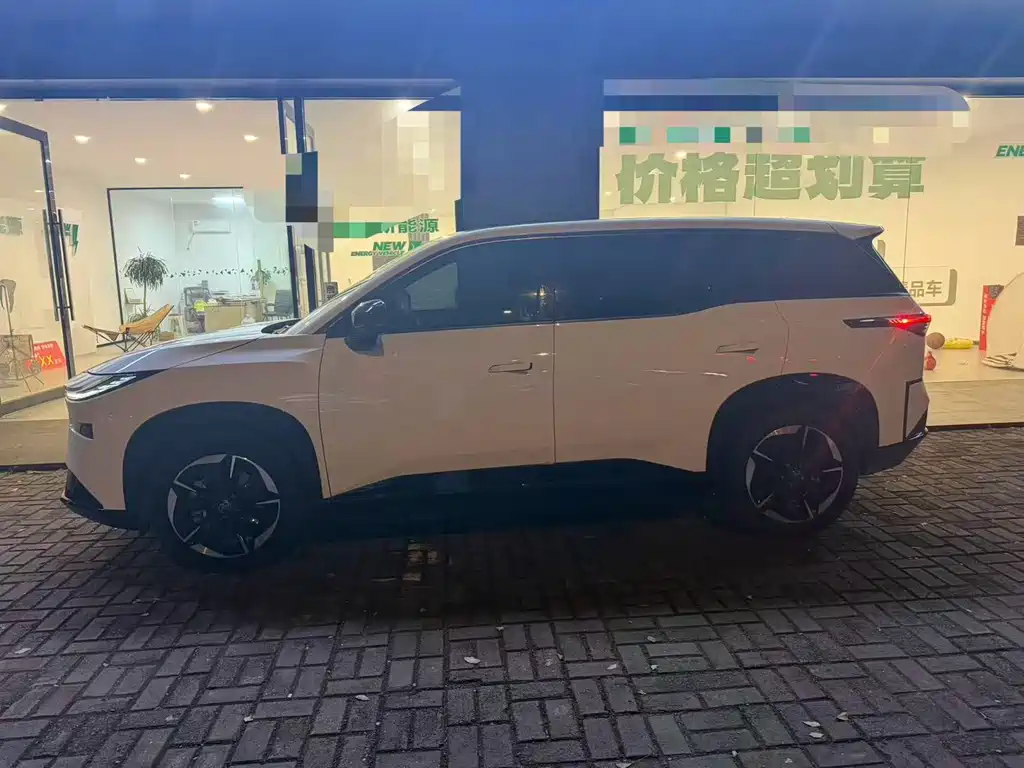 Toyota bZ3X — миниатюра 3