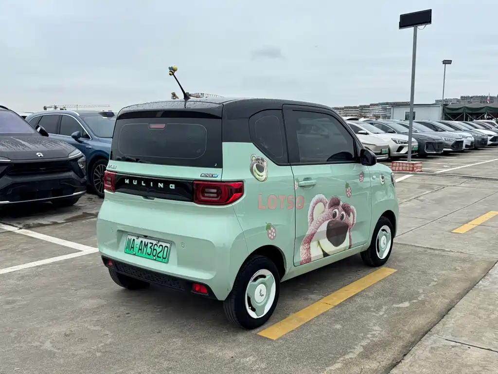 Wuling MINIEV — миниатюра 4