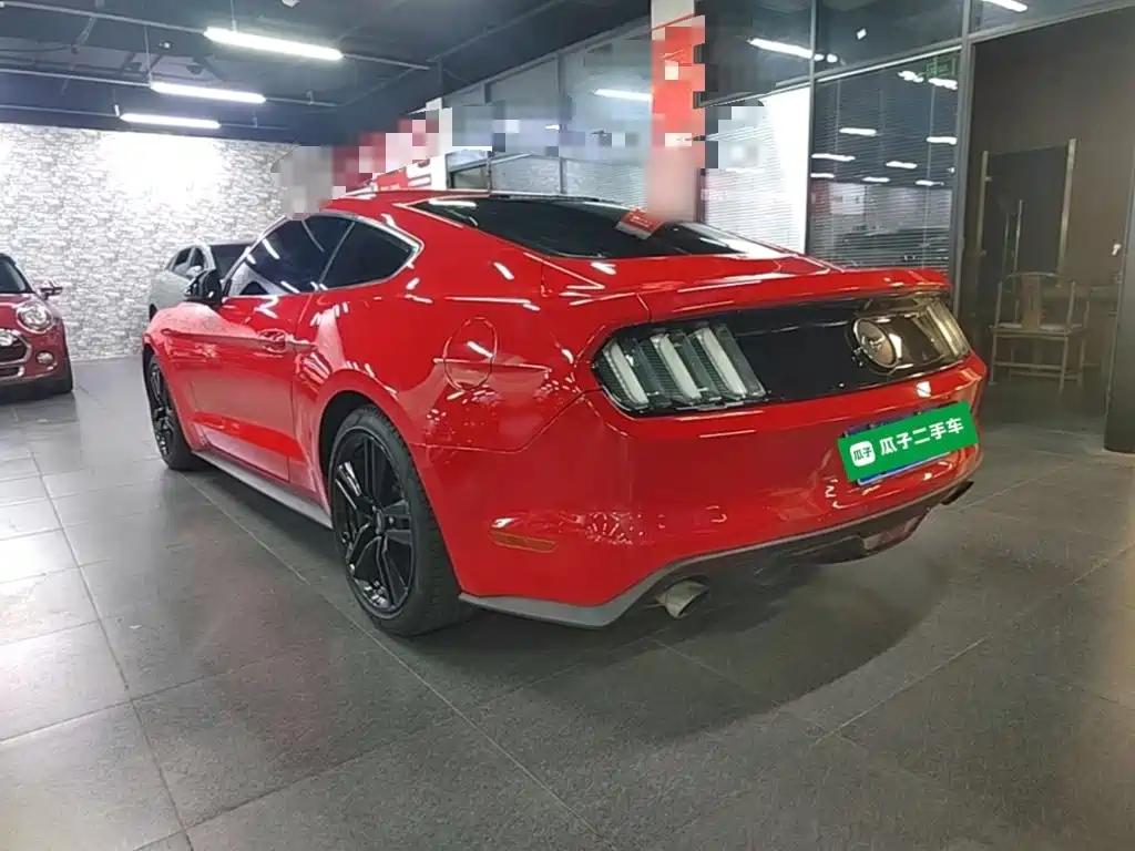 Ford Mustang — миниатюра 5