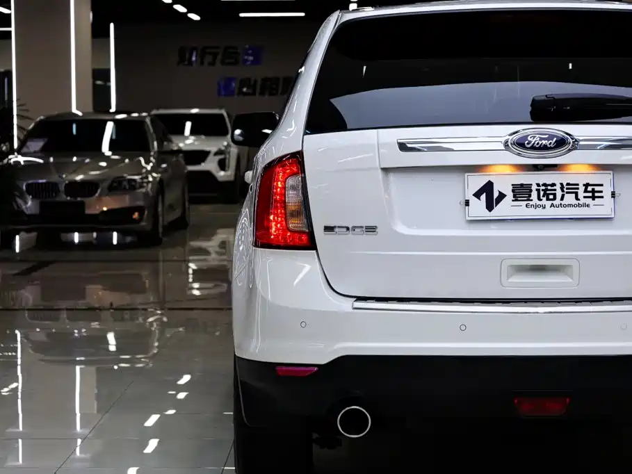 Ford Edge (Import) — миниатюра 8