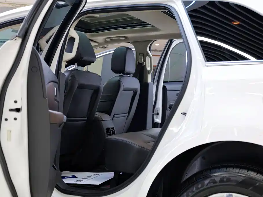 Ford Edge (Import) — миниатюра 29