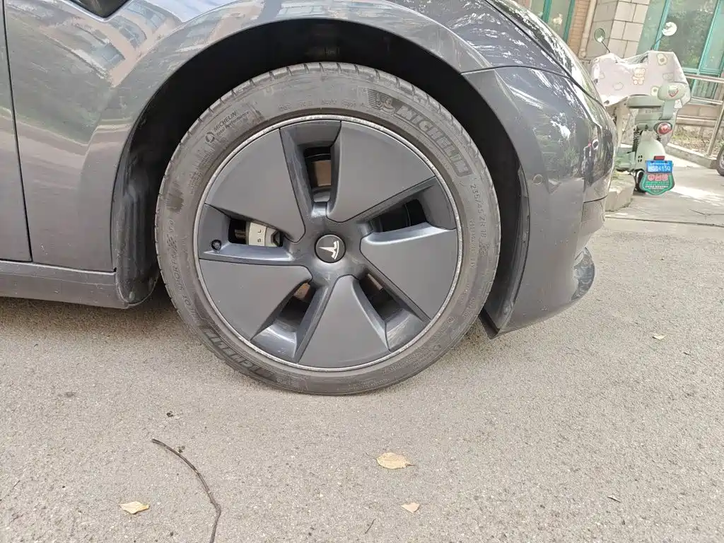 Tesla Model 3 — миниатюра 26