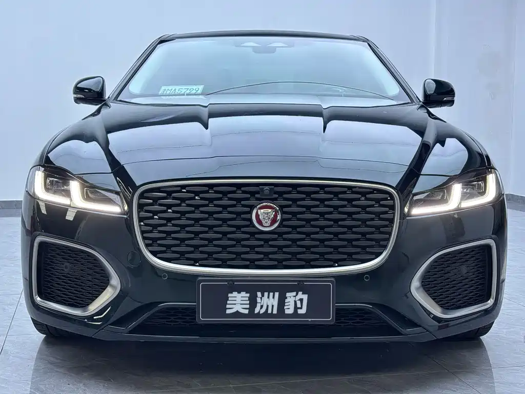 Jaguar XFL — миниатюра 3