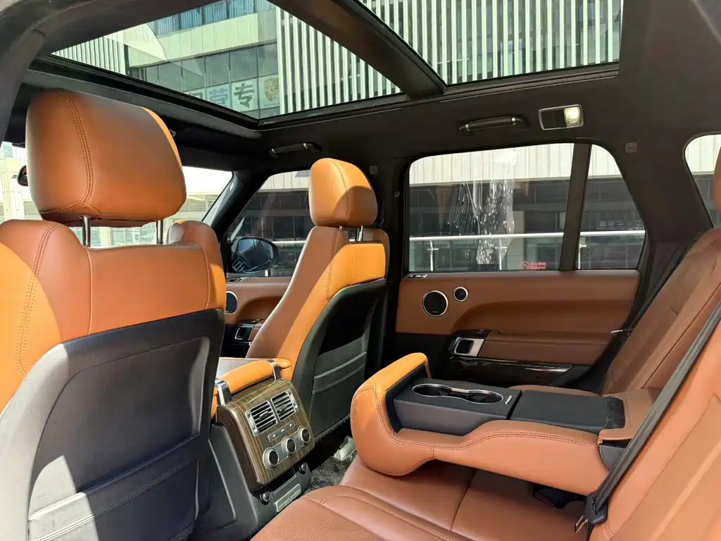 Land Rover Range Rover — миниатюра 4