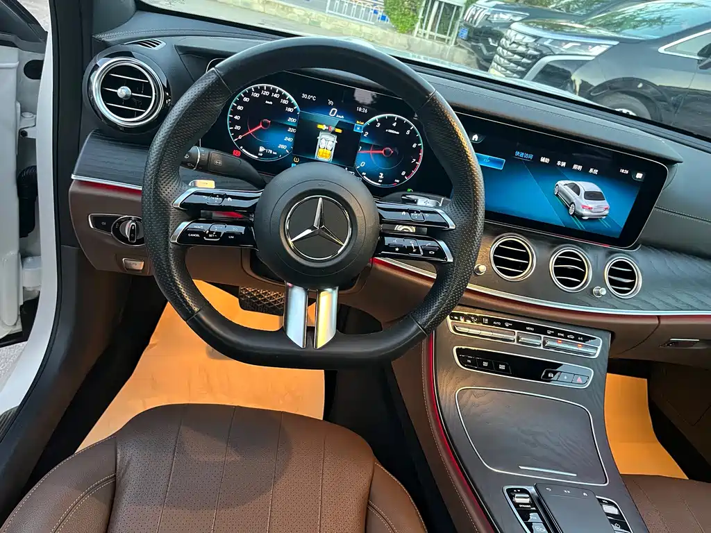 Mercedes-Benz E-Class (Import) — миниатюра 16