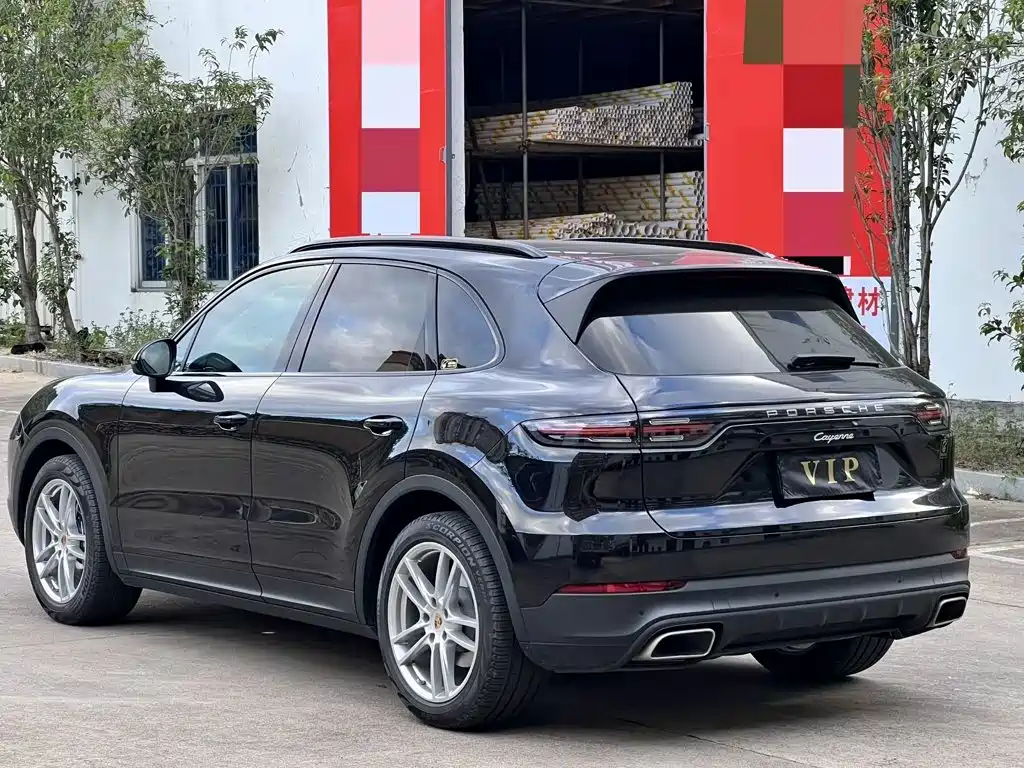 Porsche Cayenne — миниатюра 6