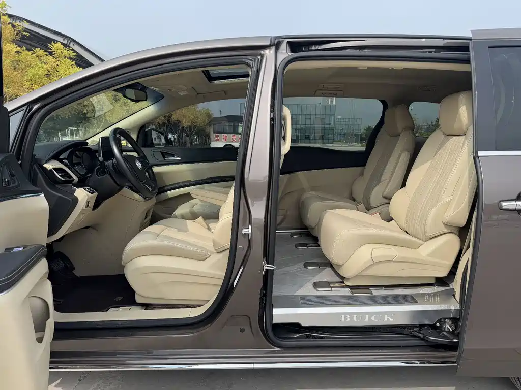 Buick GL8 — миниатюра 11