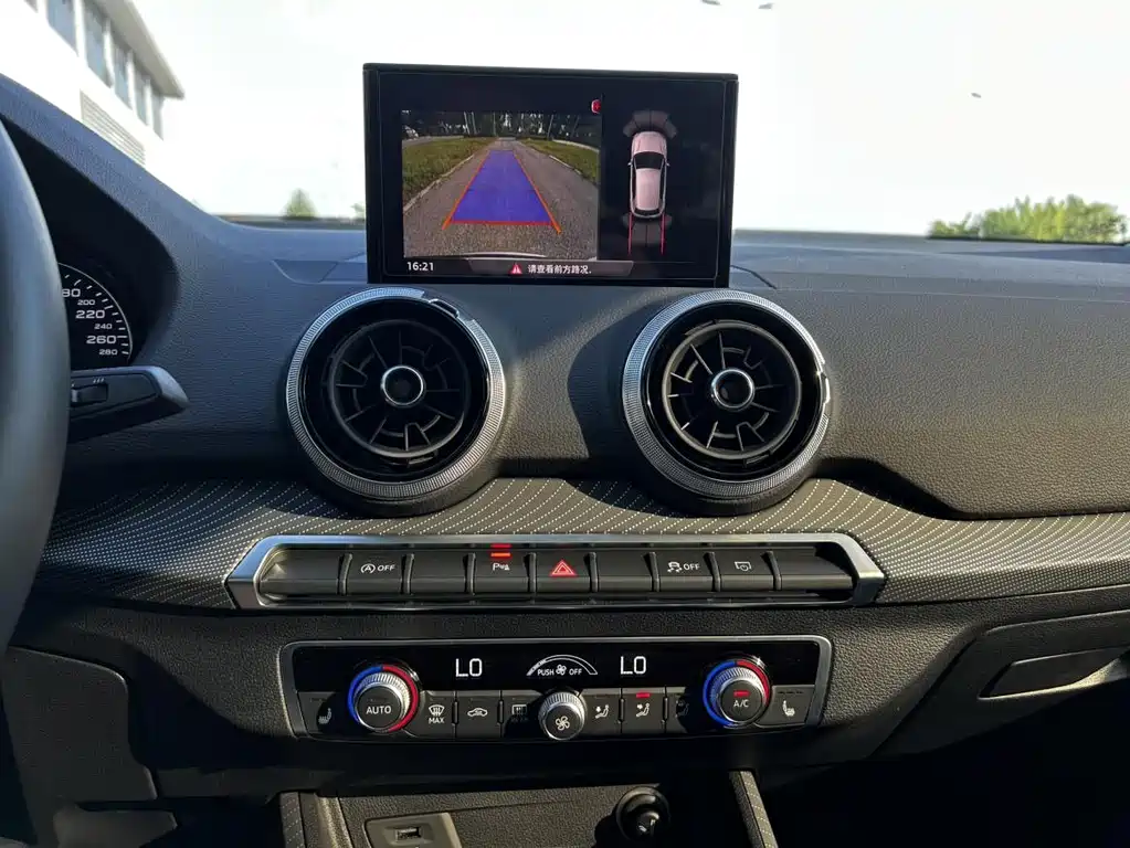 Audi Q2L — миниатюра 18