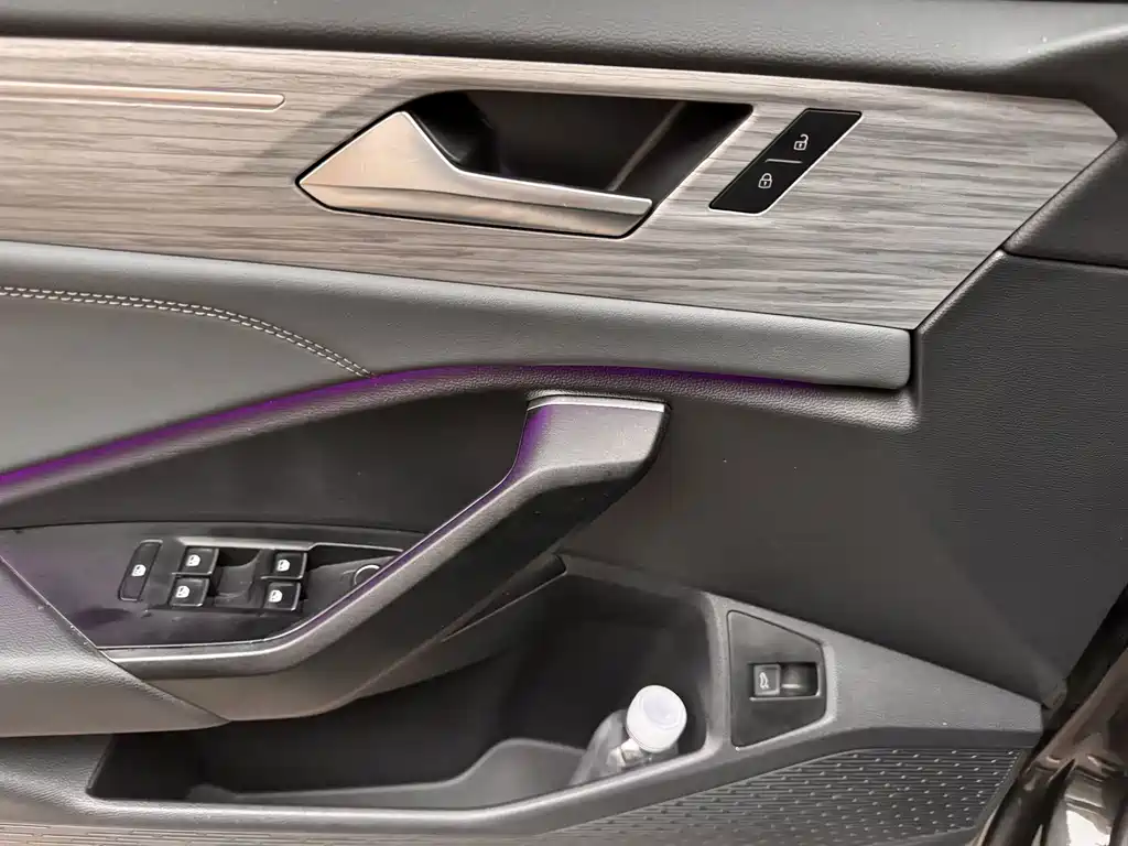 Volkswagen Sagitar — миниатюра 7