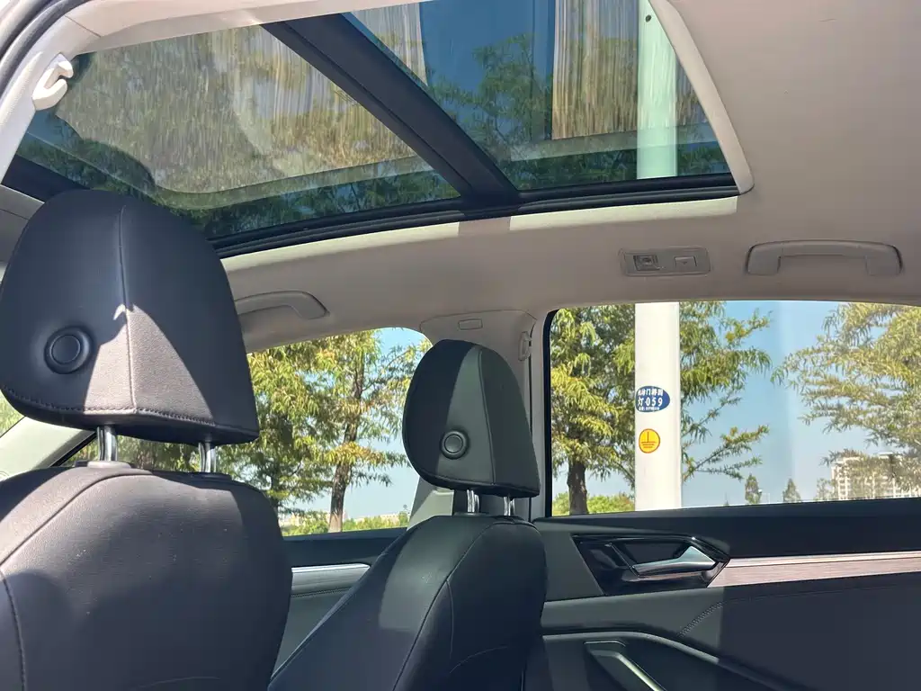 Volkswagen Sagitar — миниатюра 9