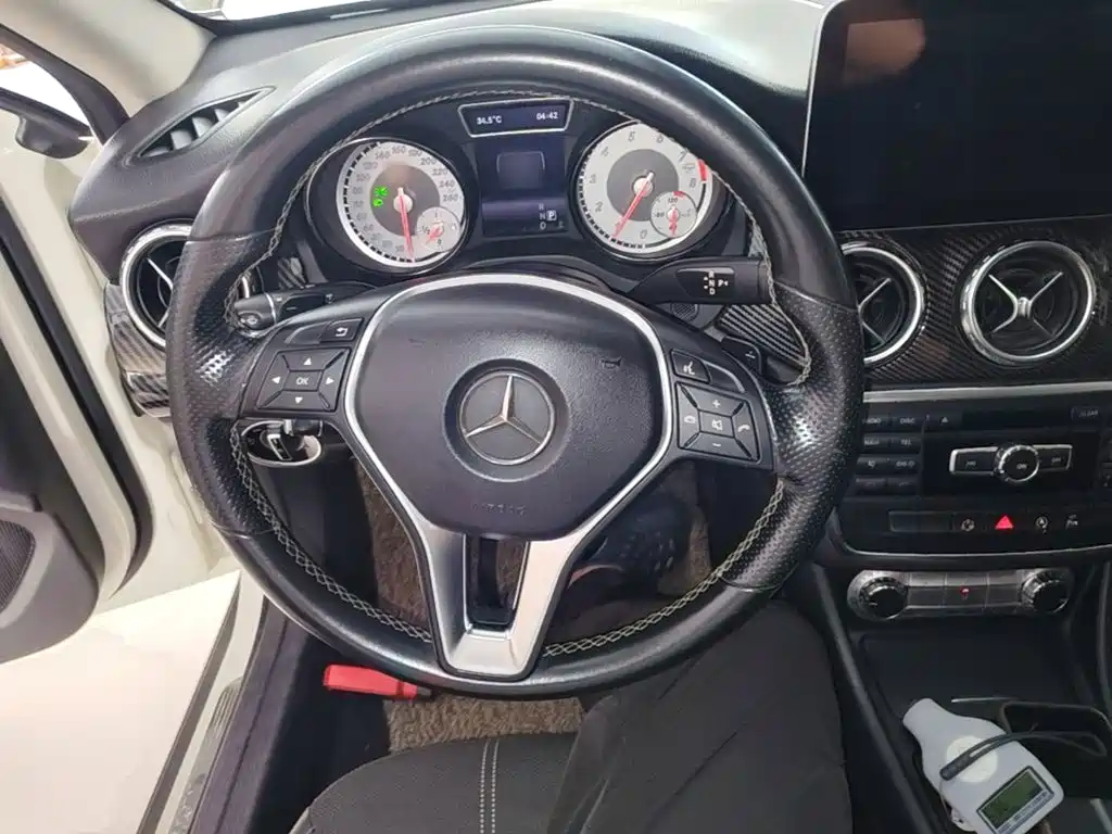 Mercedes-Benz GLA (Import) — миниатюра 11