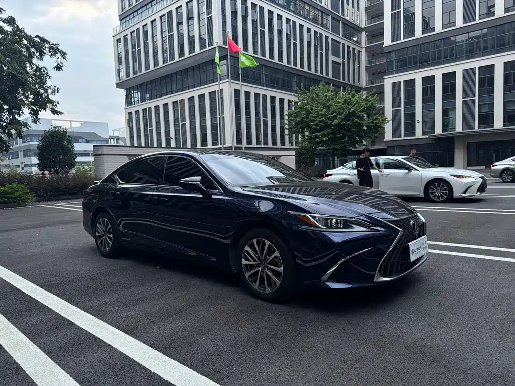 Lexus ES — миниатюра 3