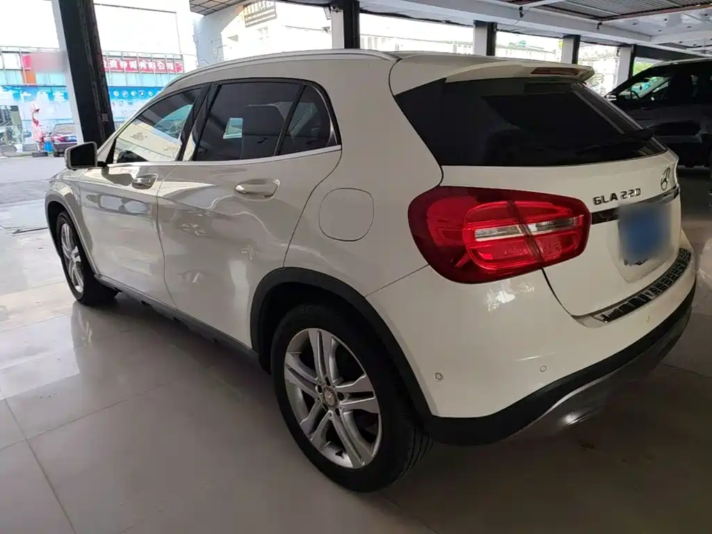 Mercedes-Benz GLA (Import) — миниатюра 5