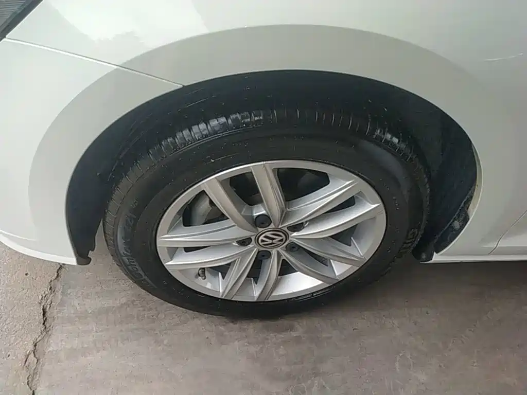 Volkswagen Golf — миниатюра 23