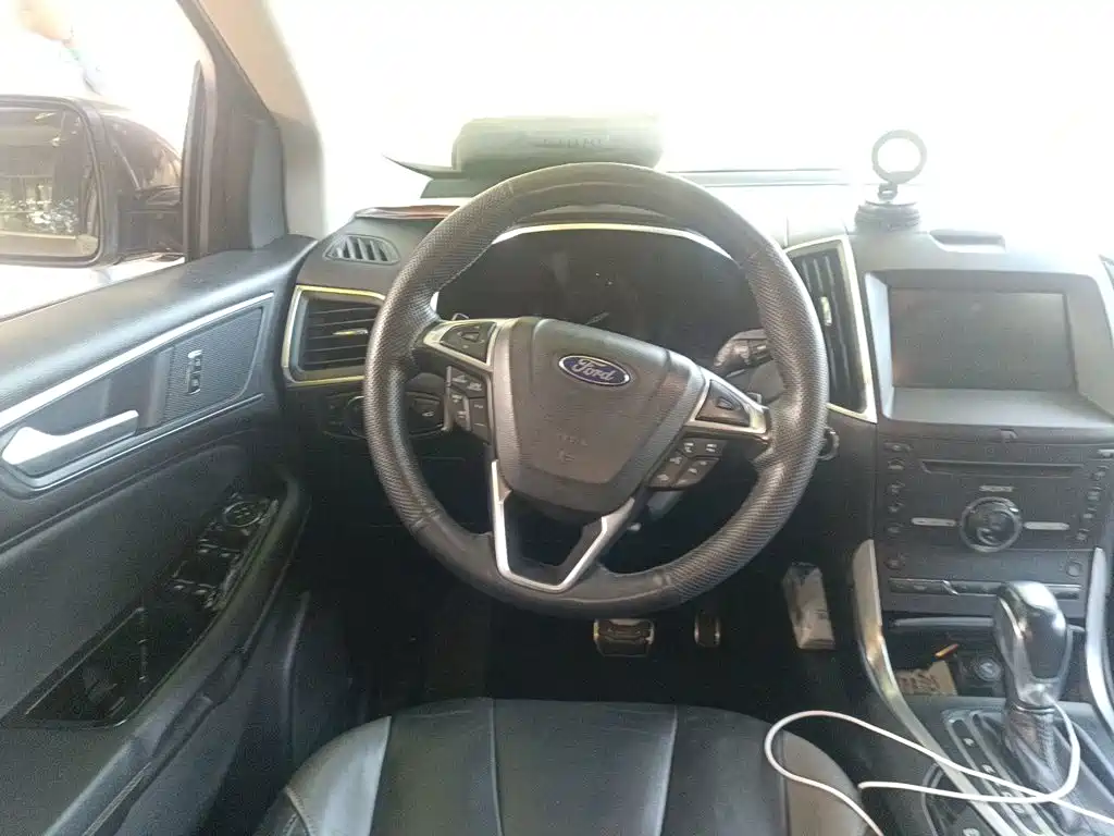 Ford Edge — миниатюра 6