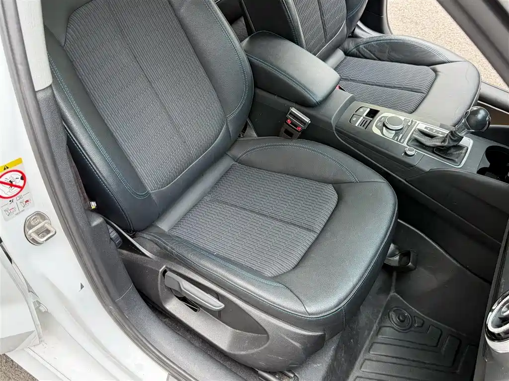 Audi A3 2019 Limousine 35 TFSI Fashion V