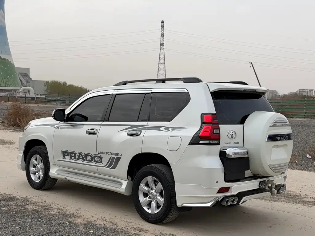 TOYOTA PRADO