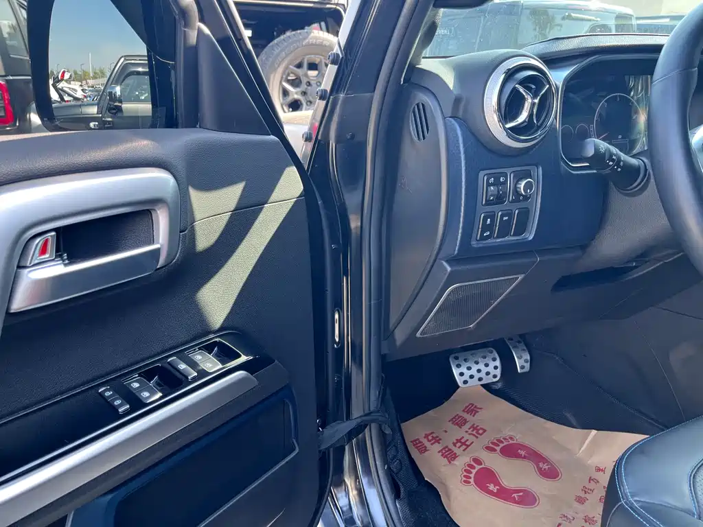 BAIC BJ40 2023 2.0D AT