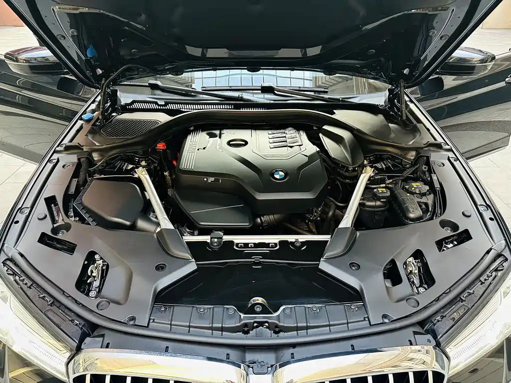 BMW 5 Series — миниатюра 14