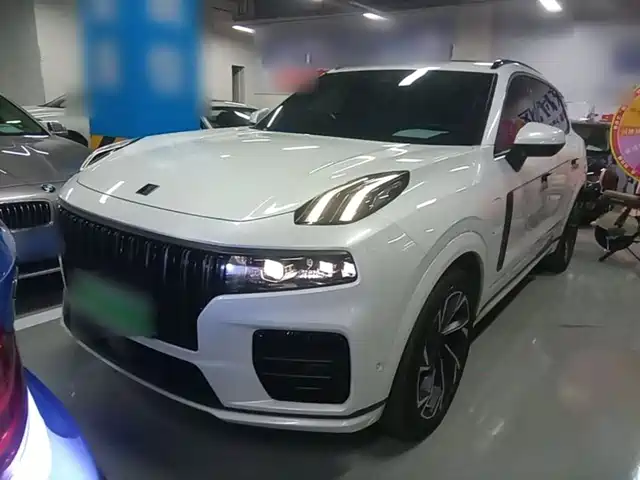 2022 Lynk & Co 09