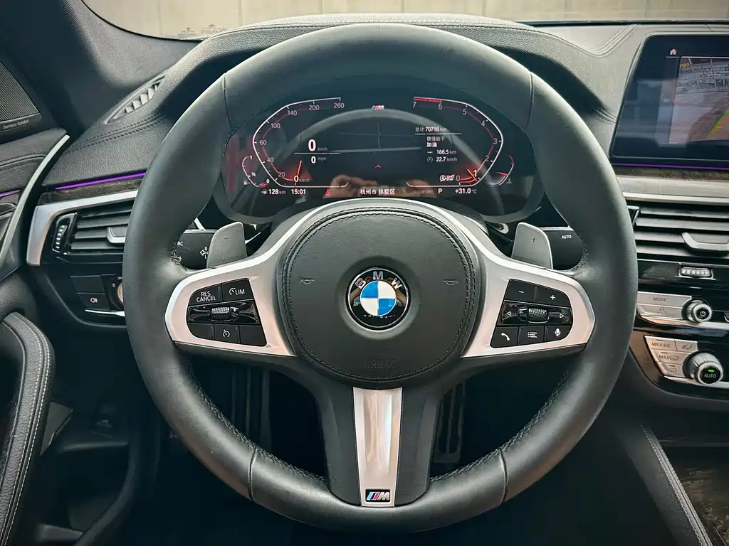 BMW 5 Series — миниатюра 14