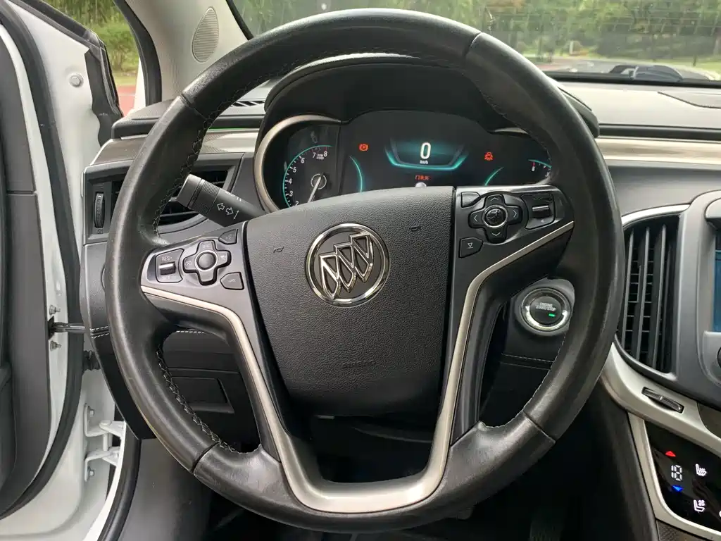 Buick LaCrosse — миниатюра 20